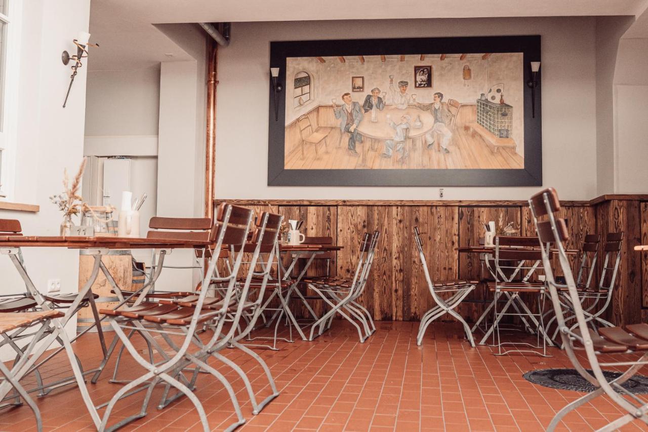 Gasthaus Zum Adler Großwallstadt Exterior foto